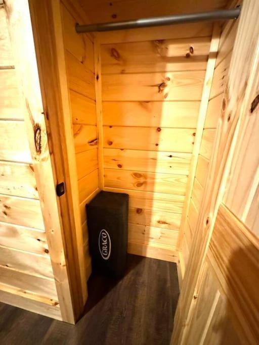 فيلا New! Indoor Pool/Ps 5/Hot Tub/Parkway بيدجن فورج المظهر الخارجي الصورة