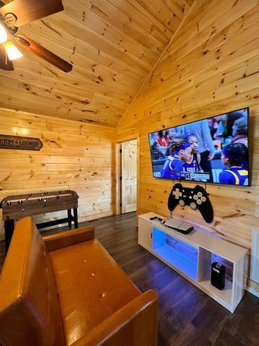 فيلا New! Indoor Pool/Ps 5/Hot Tub/Parkway بيدجن فورج المظهر الخارجي الصورة