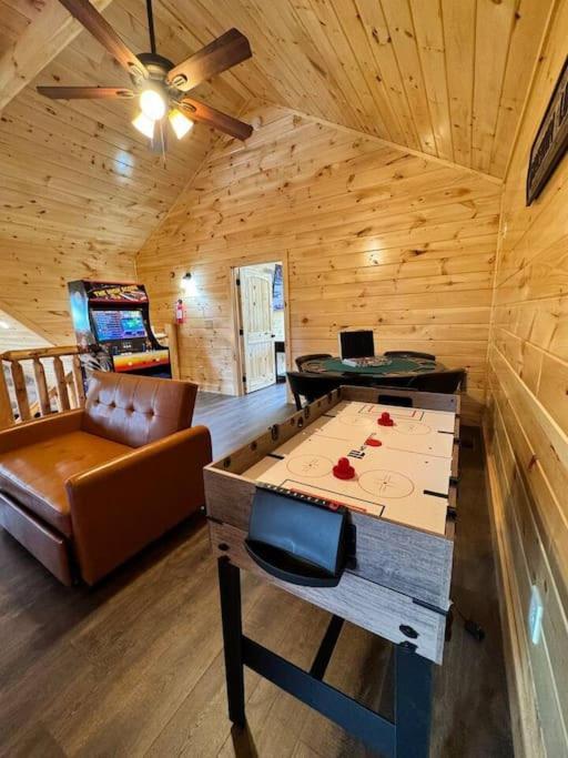 فيلا New! Indoor Pool/Ps 5/Hot Tub/Parkway بيدجن فورج المظهر الخارجي الصورة